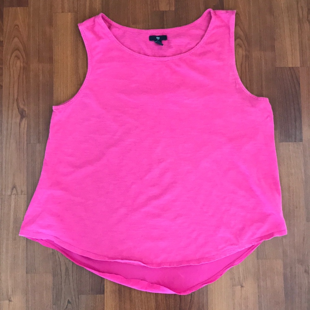 Pink sleeveless tank top